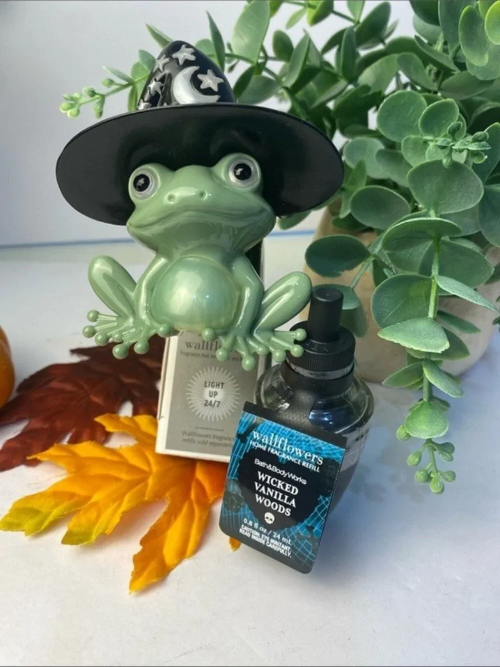 Witchy Frog BBW Halloween Nightlight Wallflower Fragrance Plug & Refill
